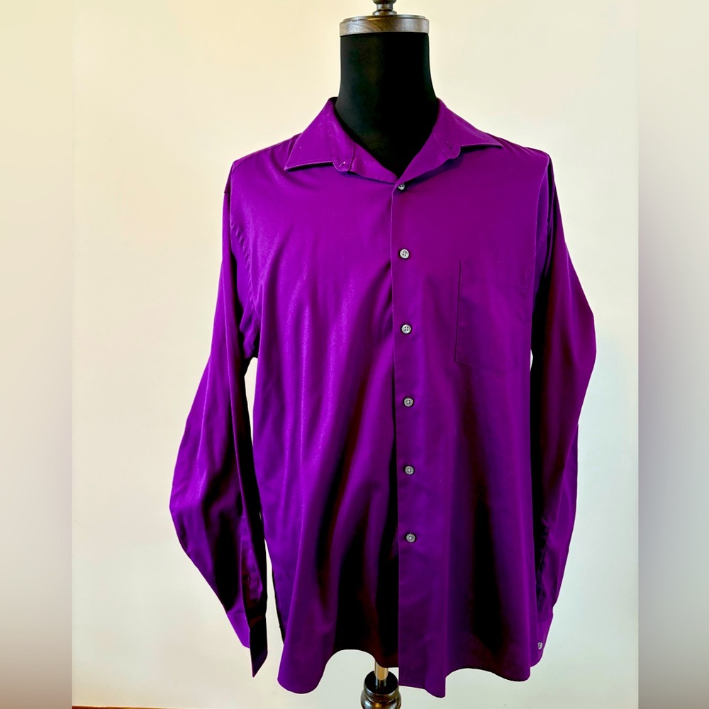 Like new Van Heusen Flex purple dress shirt. 17 1/2* 36/37